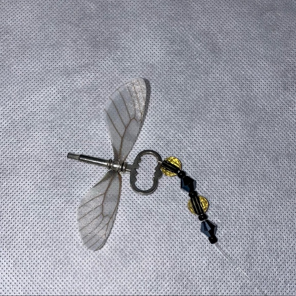 ⚜️ Invisible Flying Key - Picture 2 of 4